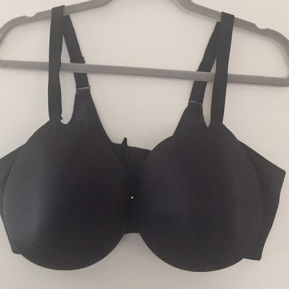 Black underwire bra